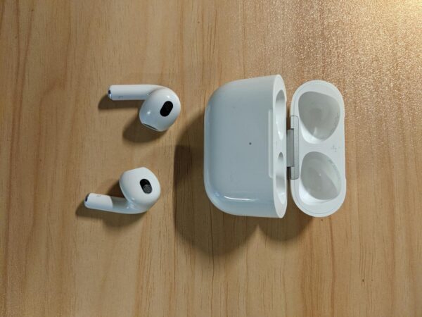 AirPods (3rd Generation) – Lightning Charging Case - Image 6