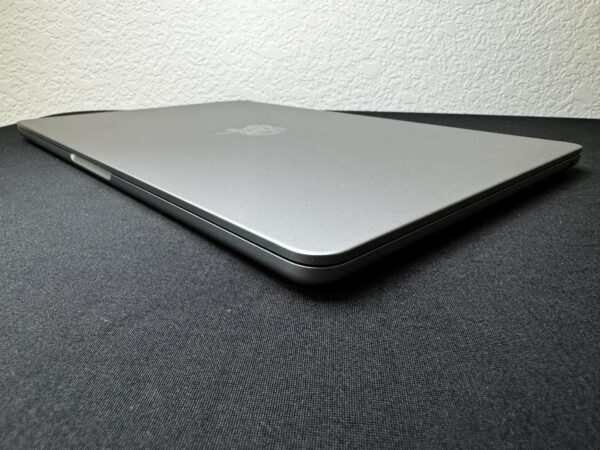 Apple MacBook Air 2024 – 13" – M3 – 8GB RAM – 256GB SSD – Gray – Mint Condition - Image 6