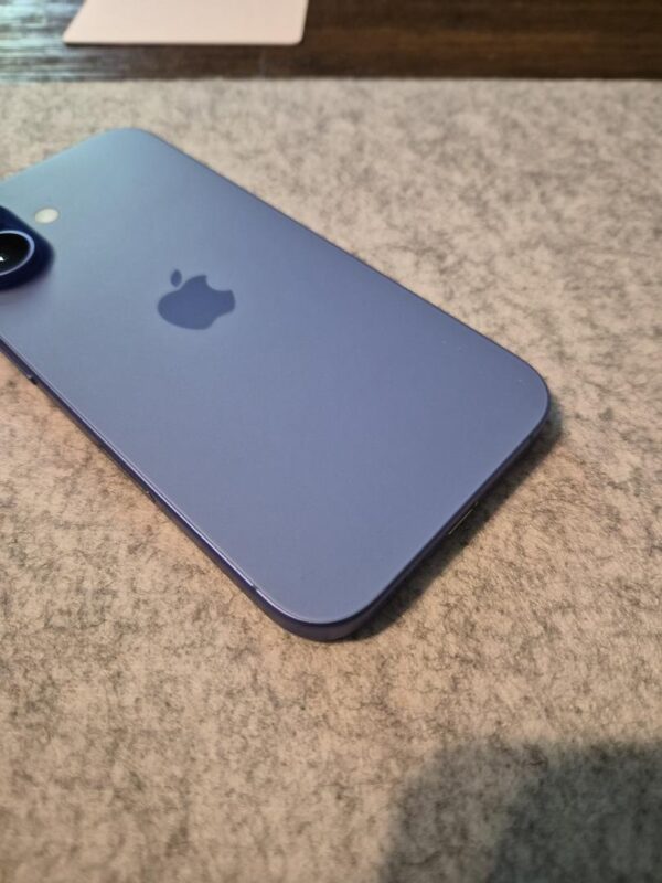 iPhone 16 – 128GB – Ultramarine – Verizon – Good Condition