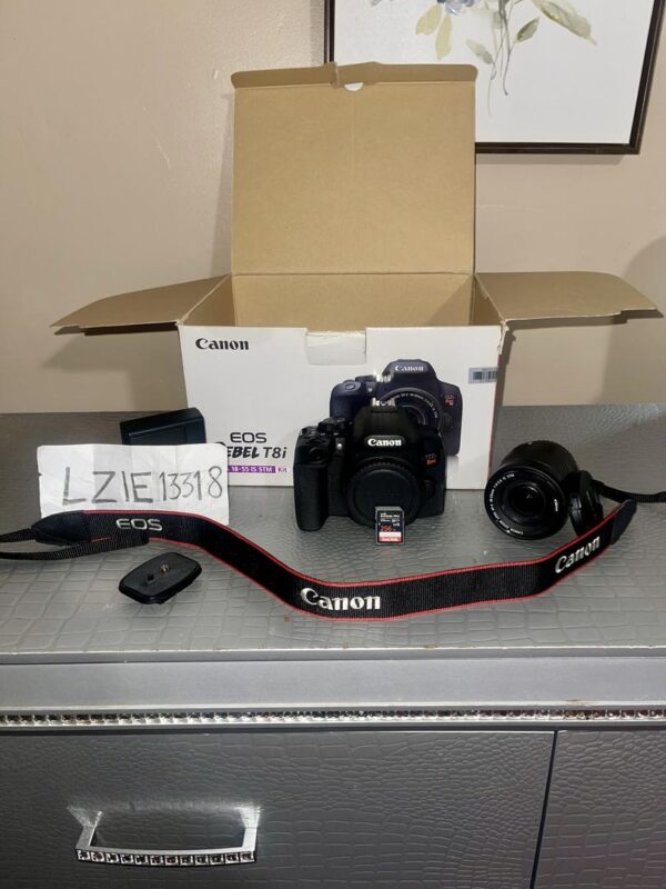 Canon EOS Rebel T8i – DSLR – Mint Condition
