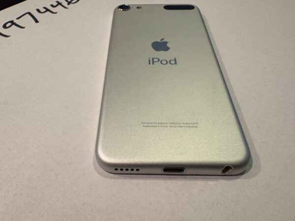 Apple iPod Touch 7th Gen Wi-Fi – Mint – 32GB – Silver - Image 11