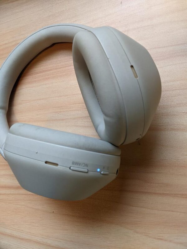 Sony WH-1000XM5 – Used – Silver - Image 8