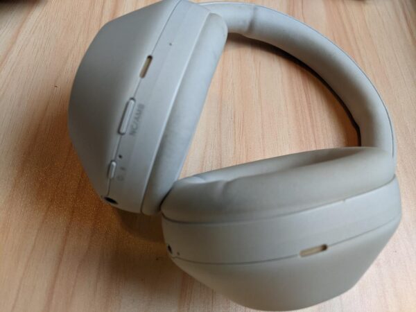 Sony WH-1000XM5 – Used – Silver - Image 9