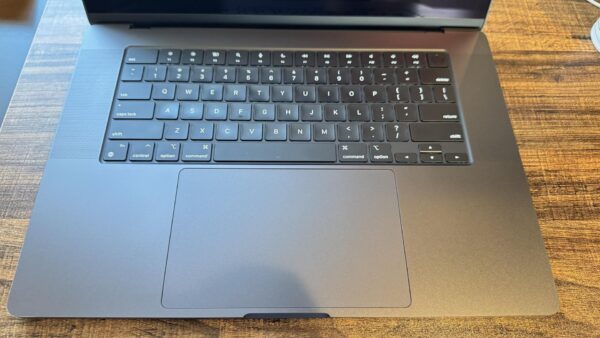 MacBook Pro Late 2023 – 16" – 512GB – Black – Good Condition - Image 10