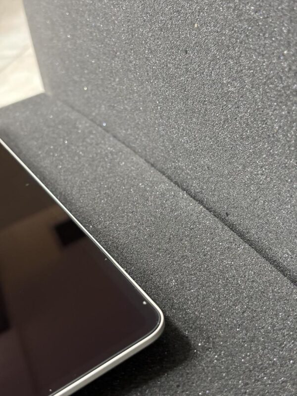 Apple MacBook Air 2023 – 15" – M2 – 8GB RAM – 256GB SSD – Starlight – Good Condition - Image 12