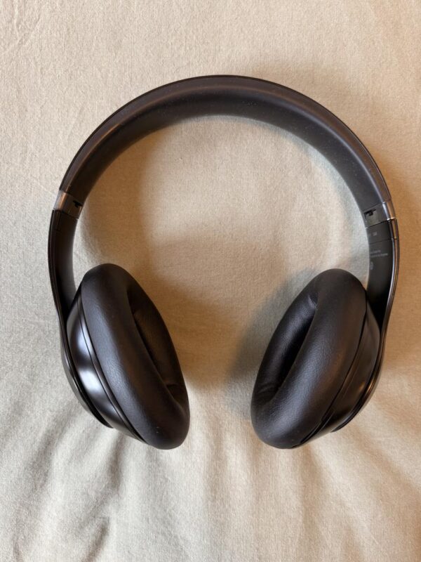 Beats Studio Pro – Used – Black - Image 7